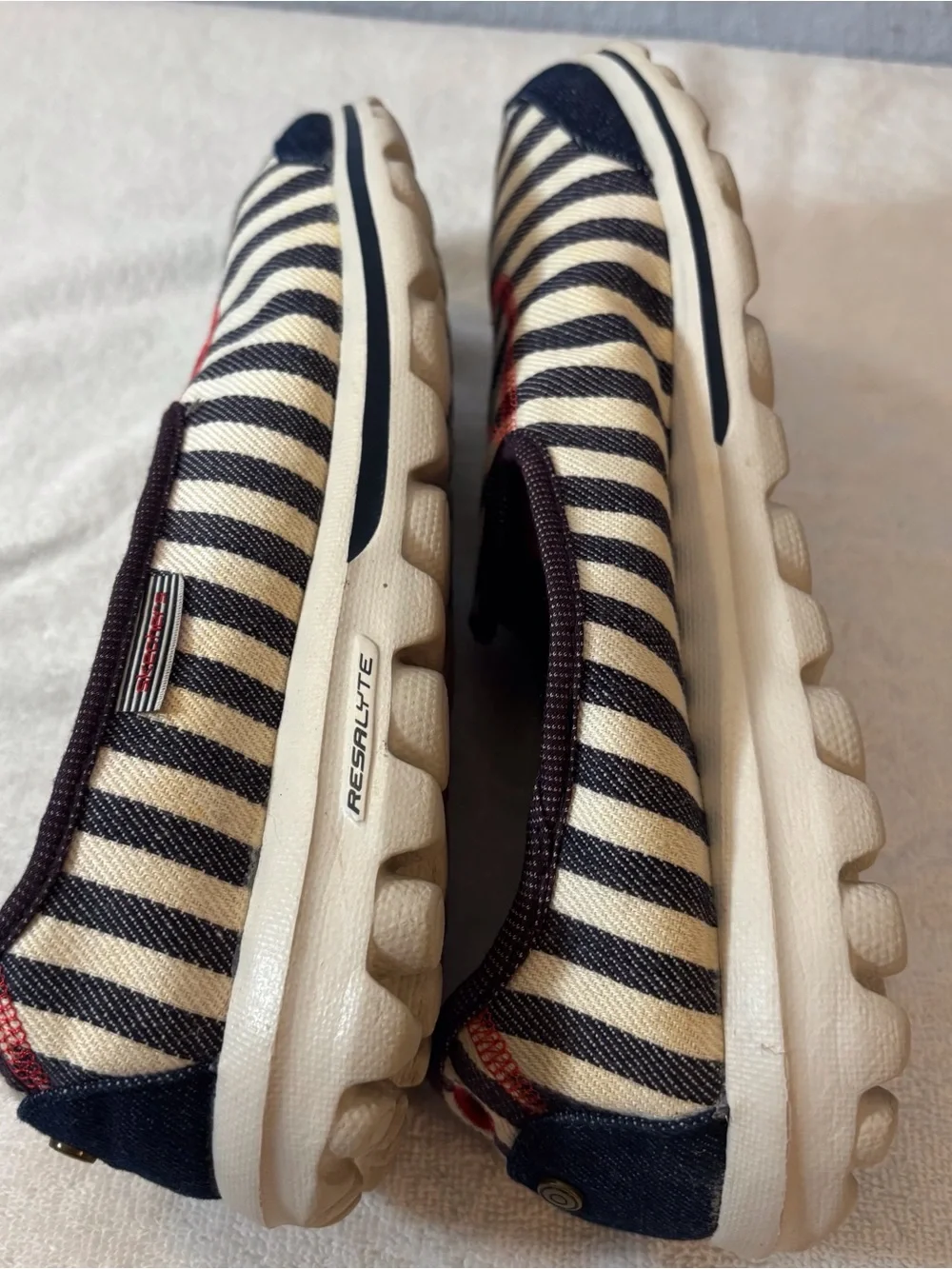 Skechers Go Walk Americana Slip On Walking Shoes SZ 10 Lightweight Striped
